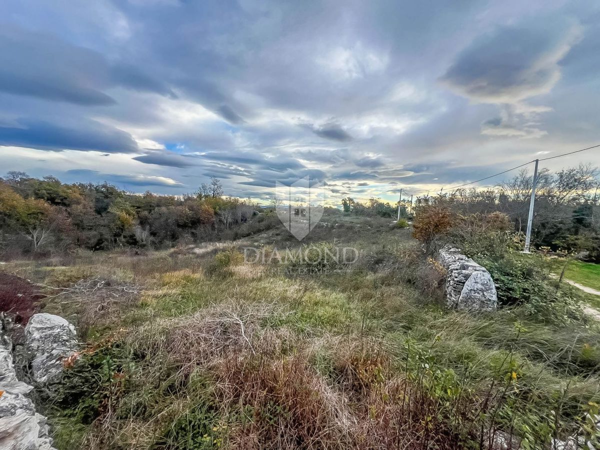 Terreno edificabile con progetto vicino a Dignano