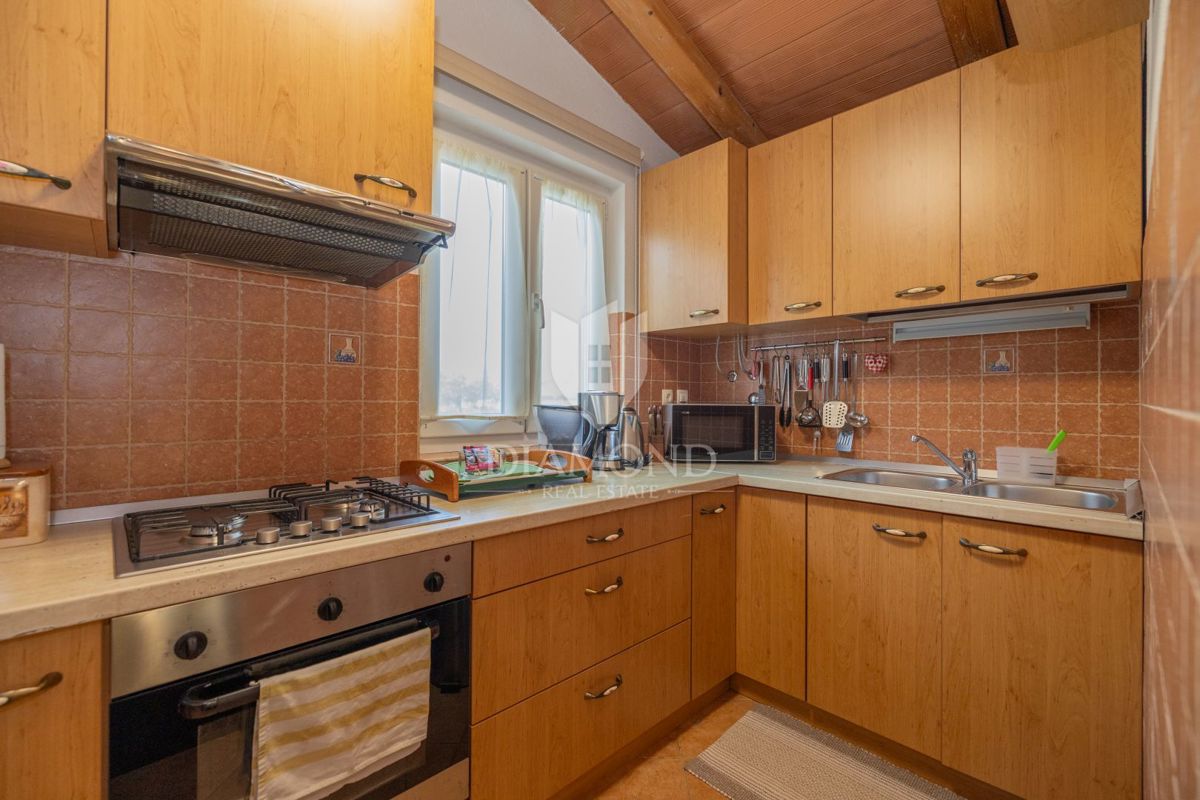 DIAMANTE a Rovigno, casa pianoterra con un enorme giardino vicino al mare