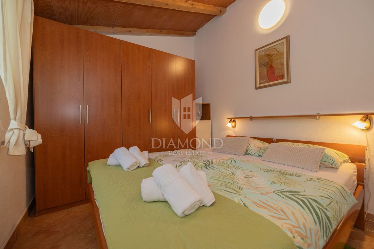 DIAMANTE a Rovigno, casa pianoterra con un enorme giardino vicino al mare