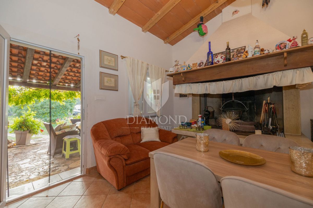 DIAMANTE a Rovigno, casa pianoterra con un enorme giardino vicino al mare