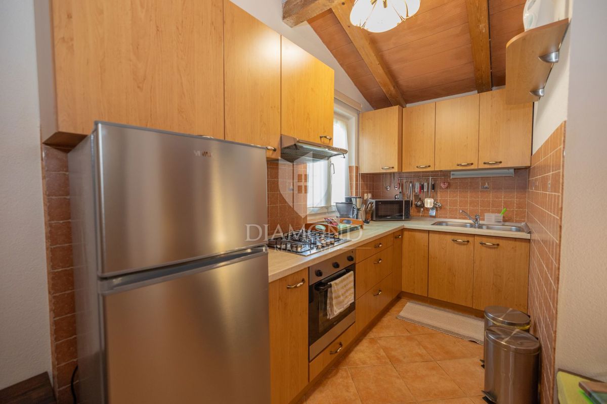 DIAMANTE a Rovigno, casa pianoterra con un enorme giardino vicino al mare