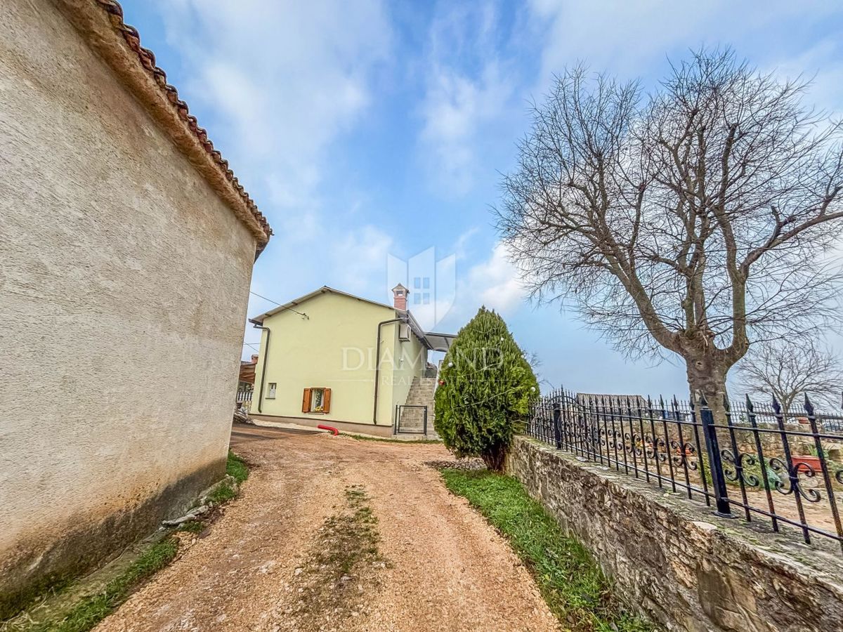 Montona, terreno edificabile ideale per la Vostra casa in Istria!