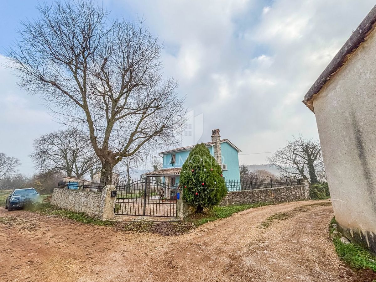 Montona, terreno edificabile ideale per la Vostra casa in Istria!