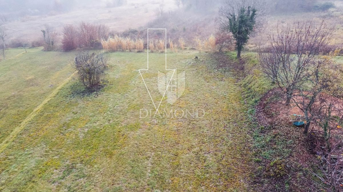 Montona, terreno edificabile ideale per la Vostra casa in Istria!