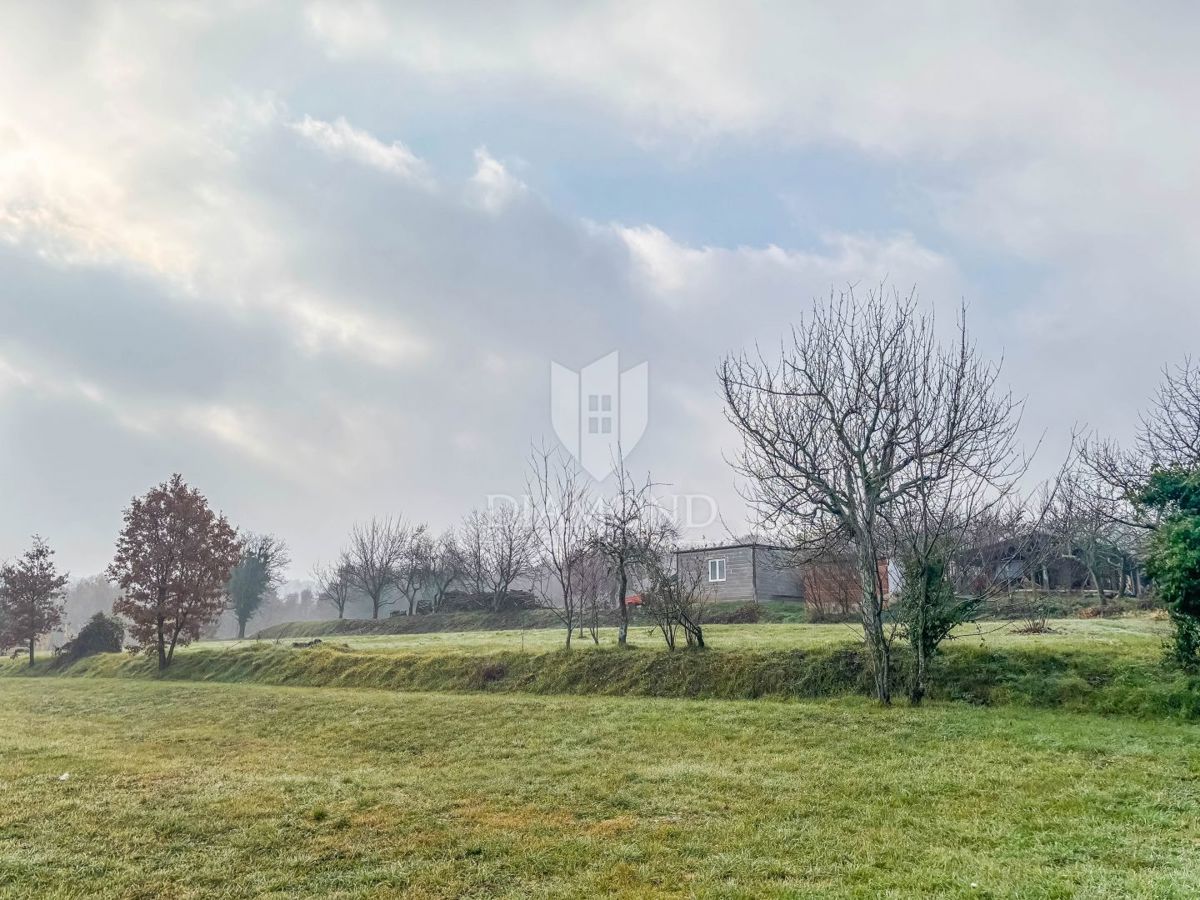 Montona, terreno edificabile ideale per la Vostra casa in Istria!