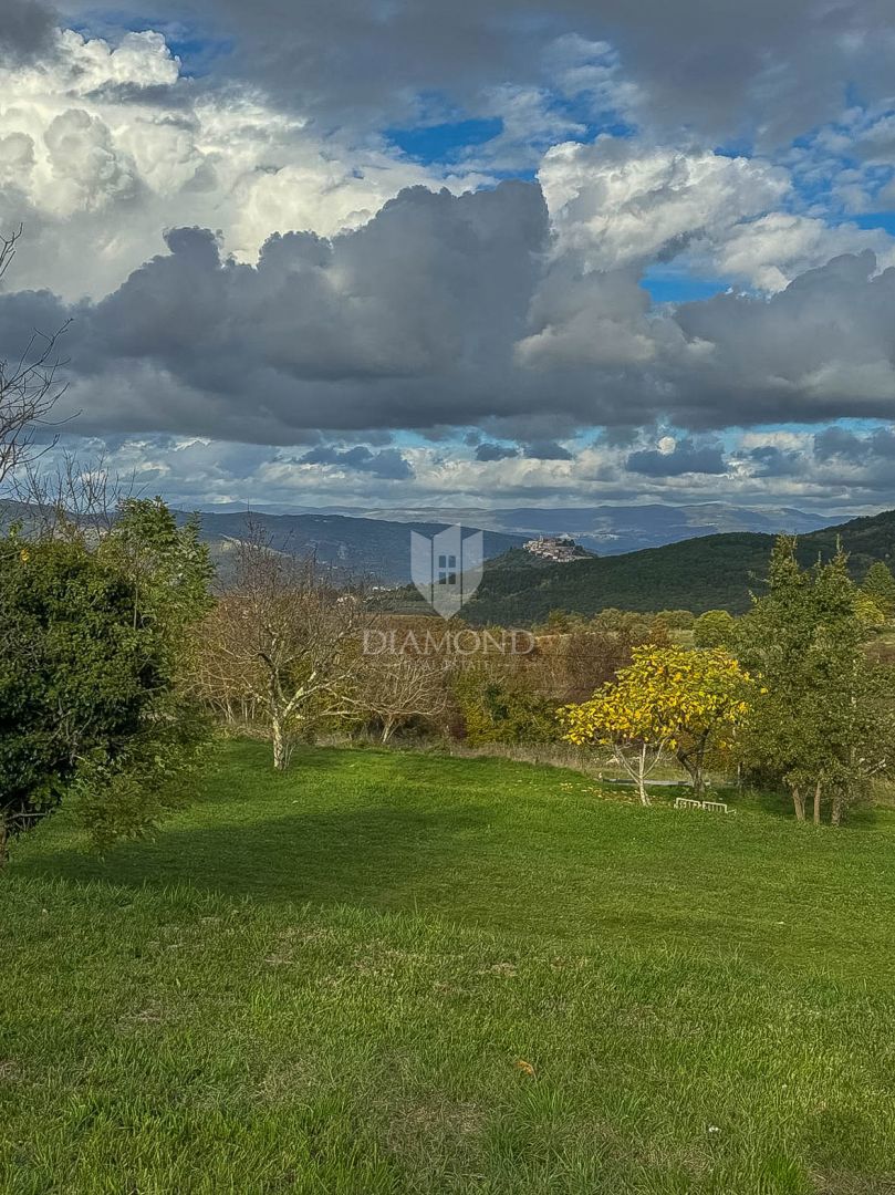 Montona, terreno edificabile ideale per la Vostra casa in Istria!