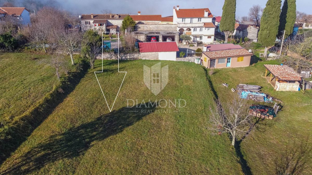 Montona, dintorni, terreno edificabile per la vostra casa!