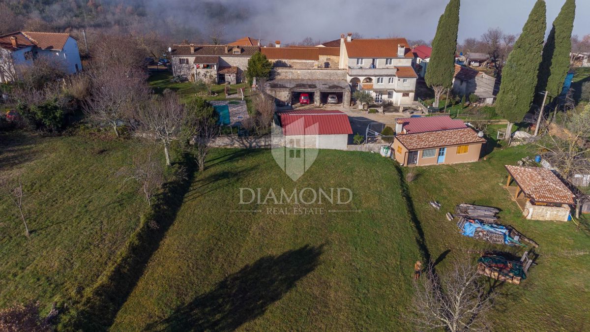 Montona, dintorni, terreno edificabile per la vostra casa!