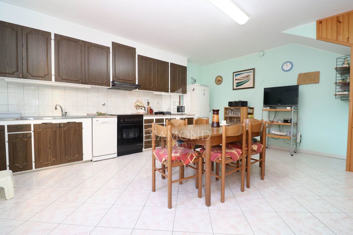 Occasione! Casa con tre camere da letto a Šišan!