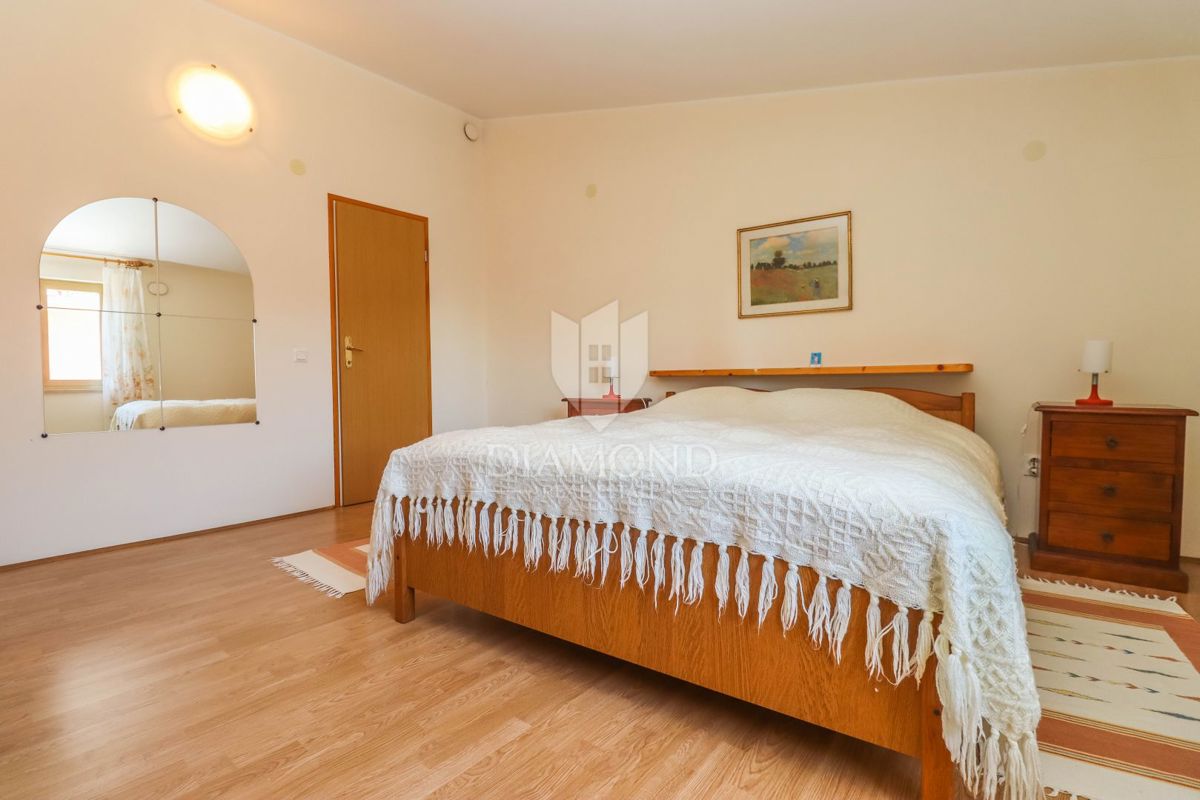 Occasione! Casa con tre camere da letto a Šišan!