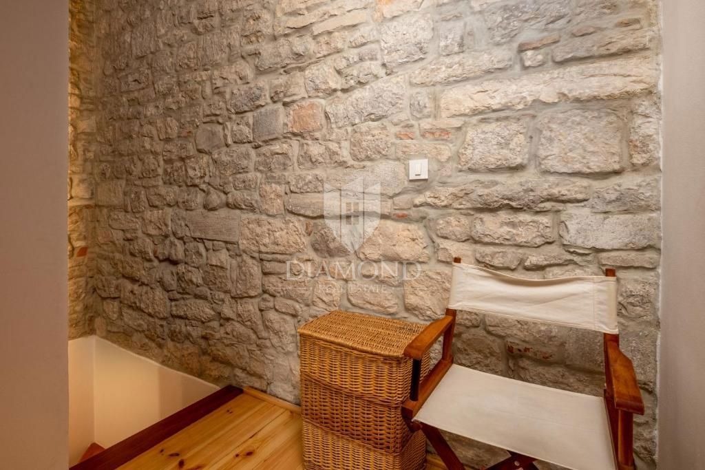 Rovigno, casa in pietra nel centro storico