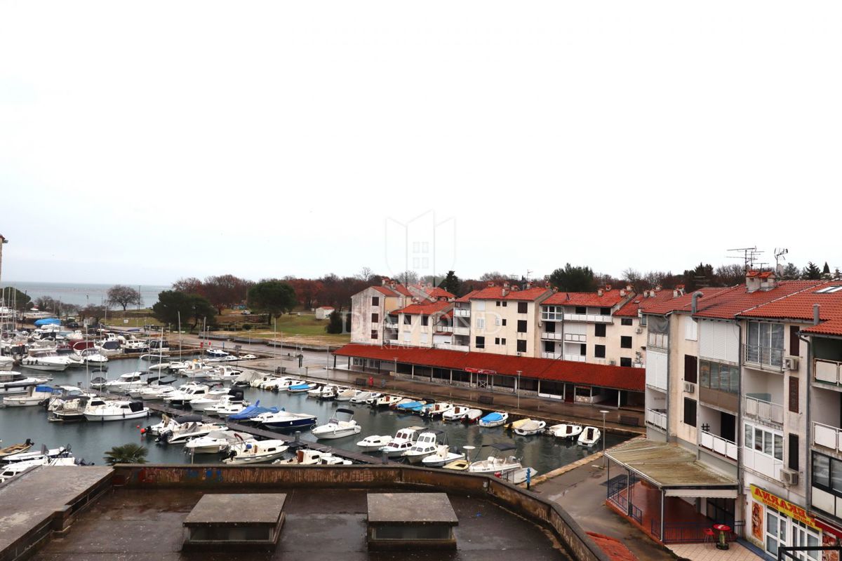 Parenzo – Appartamento con vista mare e marina