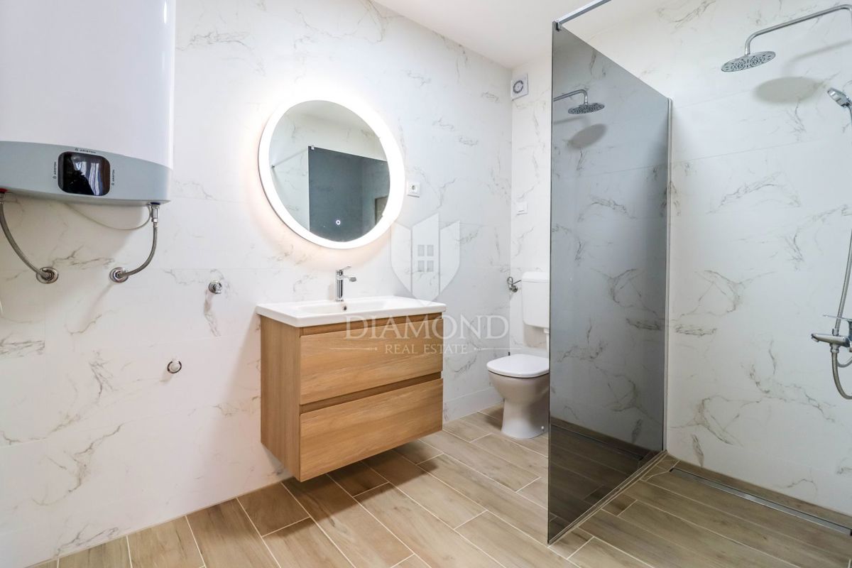 Rovigno, appartamento con due camere da letto e balcone a 100 metri dal mare