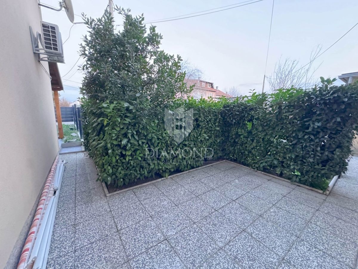 Zagabria, Sesvete! Appartamento con tre camere da letto e ampio giardino!