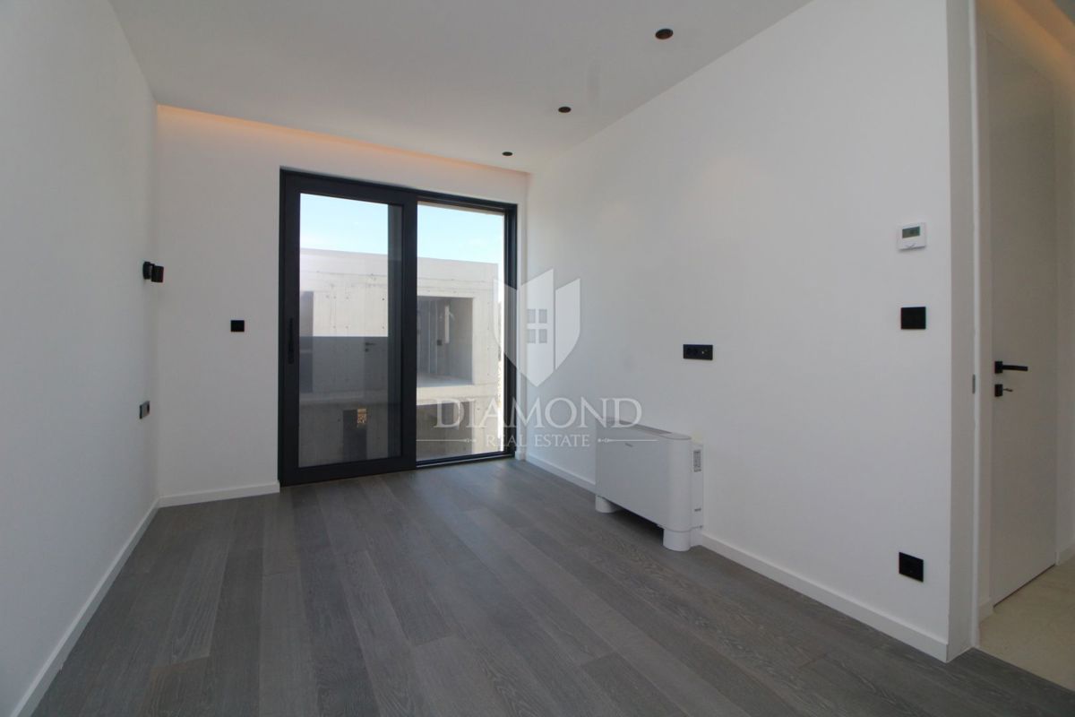 ISOLA DI KRK, APPARTAMENTO SU DUE PIANI