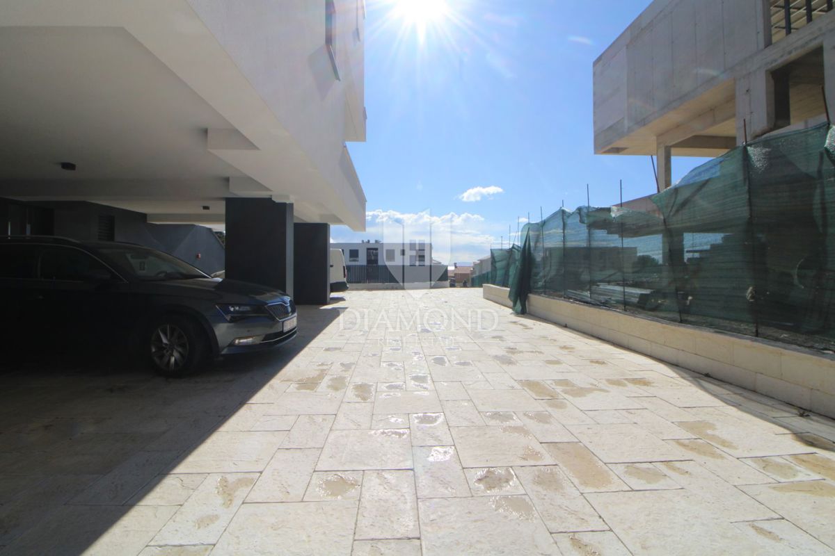 ISOLA DI KRK, APPARTAMENTO SU DUE PIANI