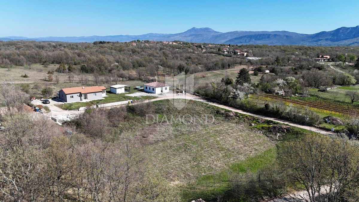 Labin, dintorni, ampio terreno edificabile