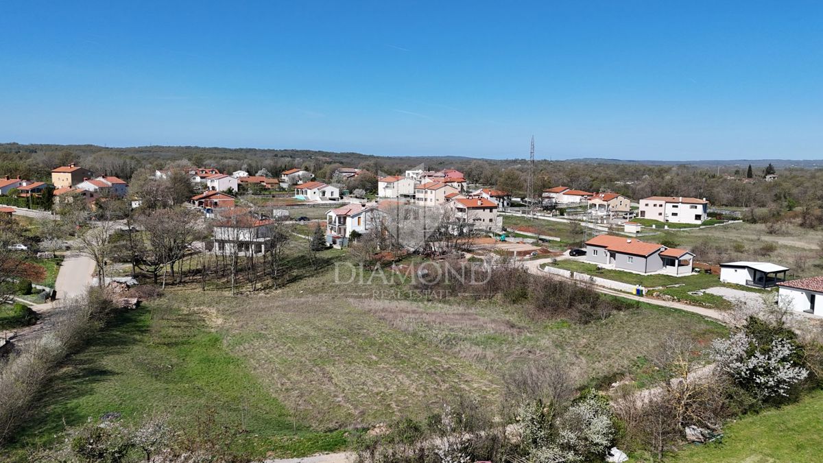 Labin, dintorni, ampio terreno edificabile