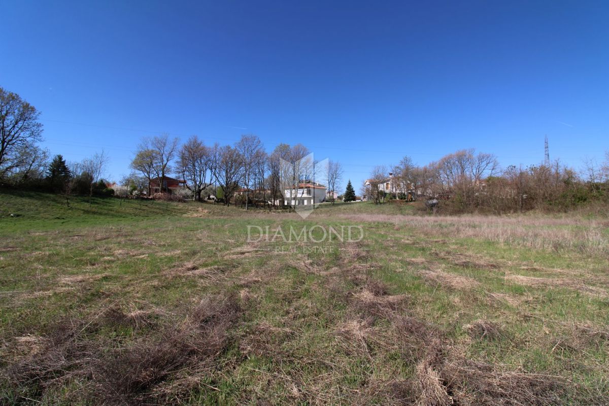 Labin, dintorni, ampio terreno edificabile