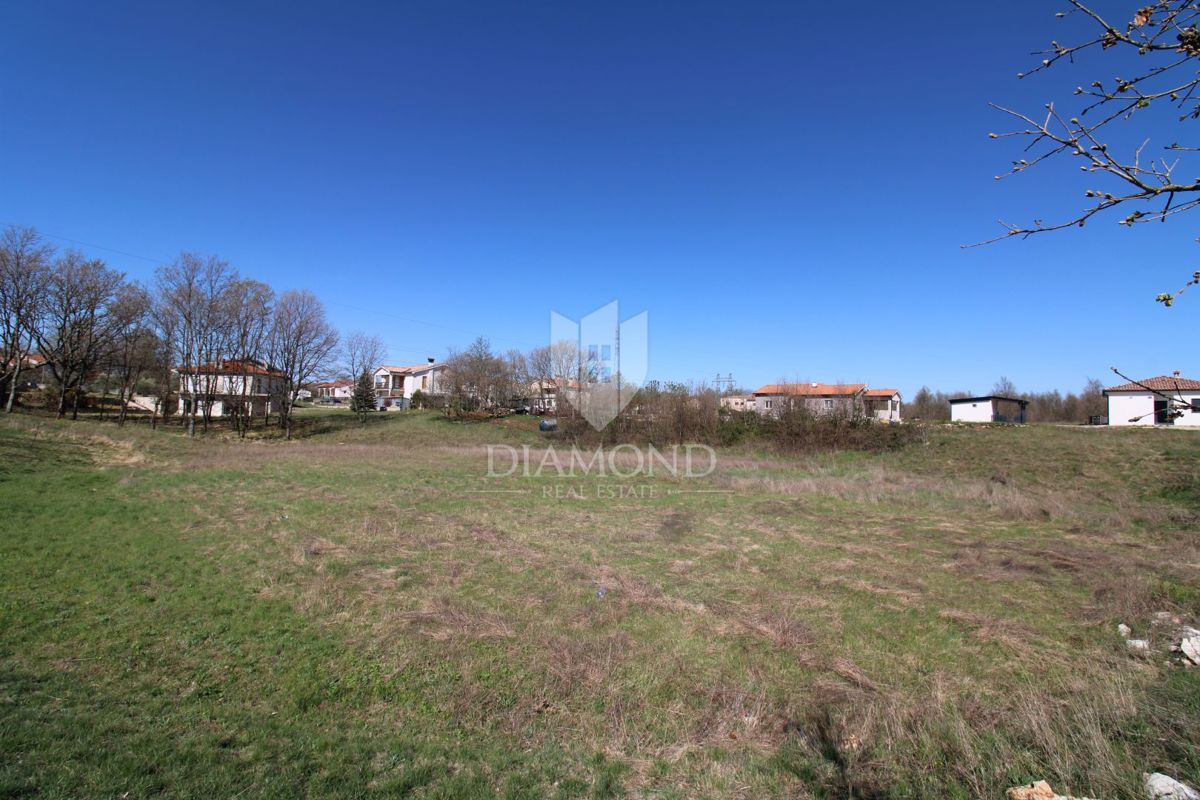 Labin, dintorni, ampio terreno edificabile