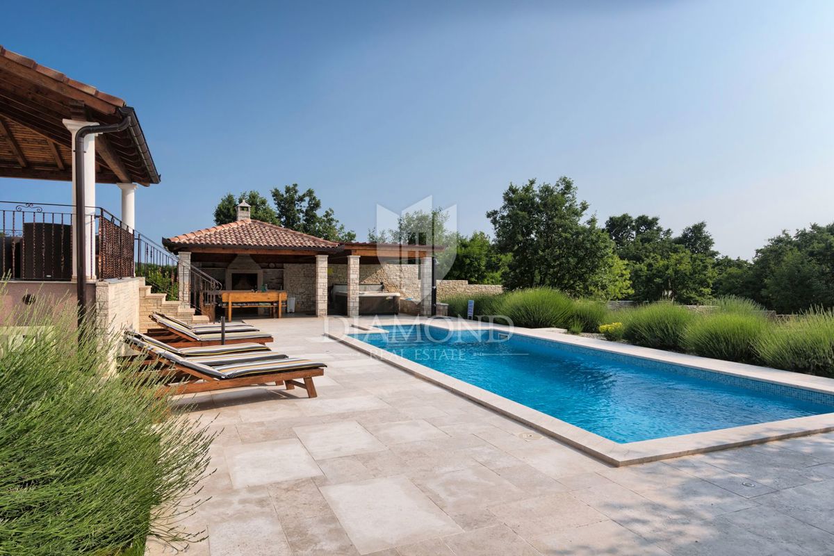 Svetvinčenat, dintorni, bellissima Villa in un'ottima posizione