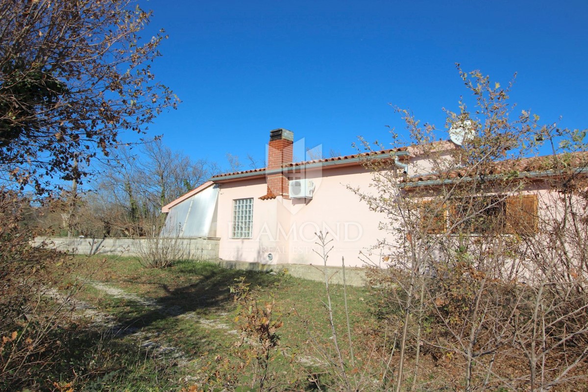 Marčana, dintorni, casa con ampio giardino