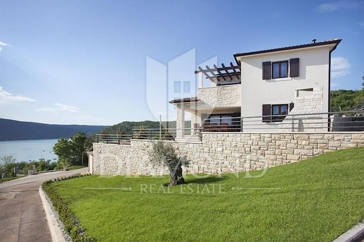 Labin, dintorni, Villa con incantevole vista mare