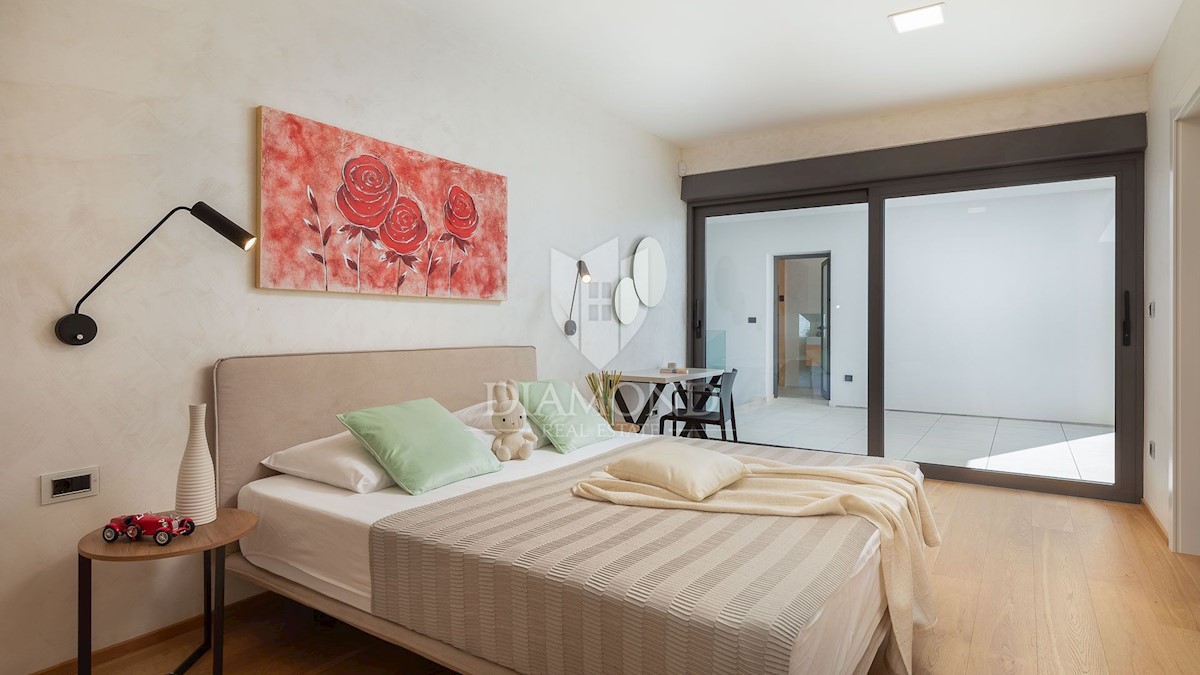 FASANA - CASA CON 6 CAMERE DA LETTO, LUSSO