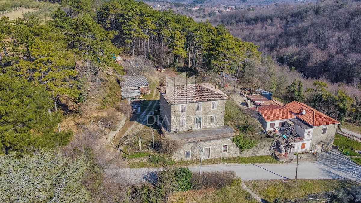 Casa indigena istriana con potenziale e vista su Grisignana