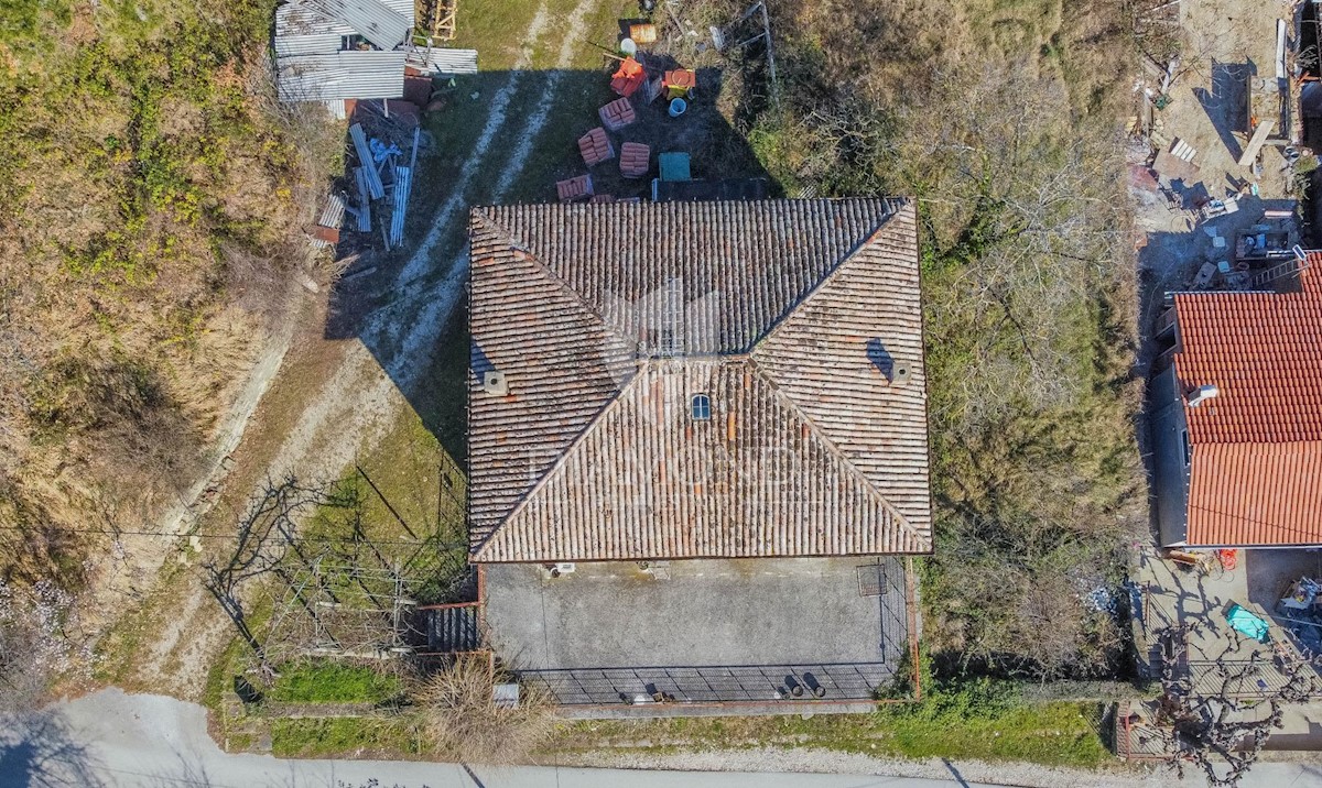 Casa indigena istriana con potenziale e vista su Grisignana