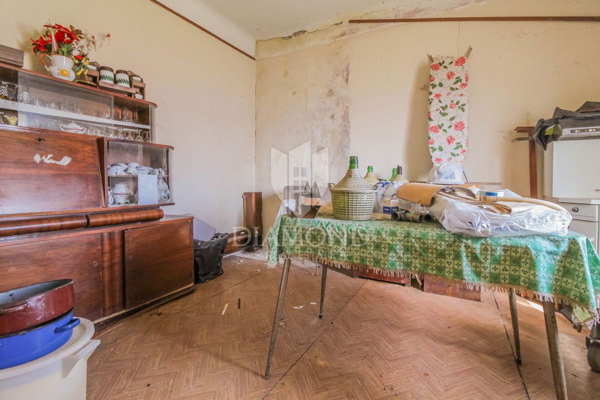 Casa indigena istriana con potenziale e vista su Grisignana