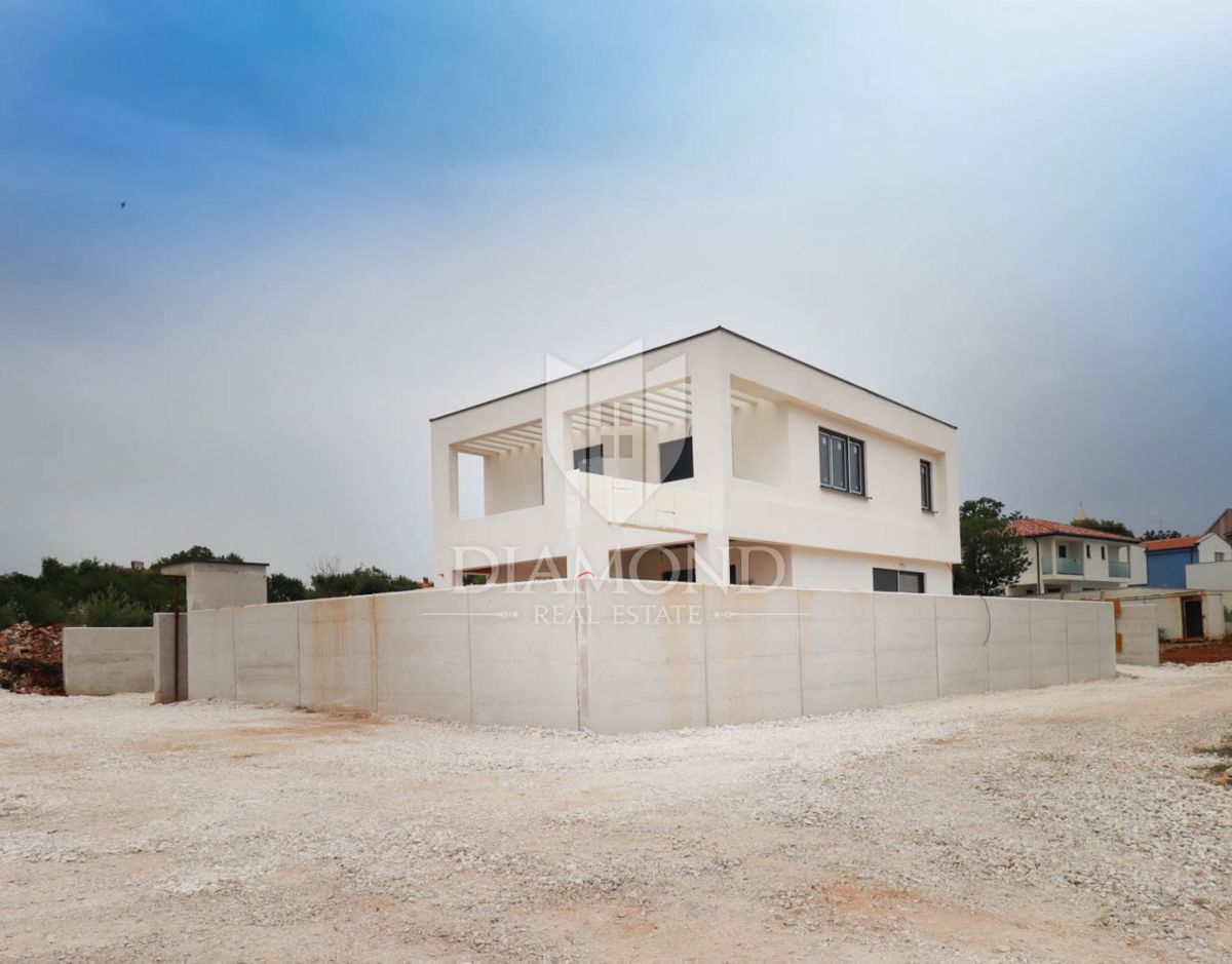 Medulin, dintorni, villa moderna in una posizione tranquilla