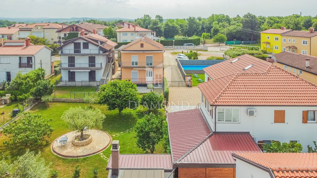 Umago, casa con un bellissimo giardino e piscina!