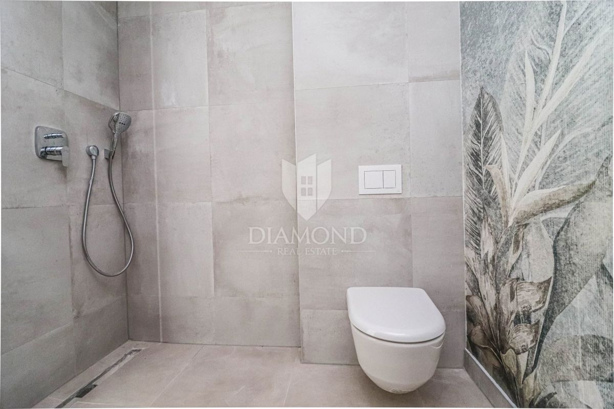 Parenzo, dintorni, appartamento di lusso con vista mare!