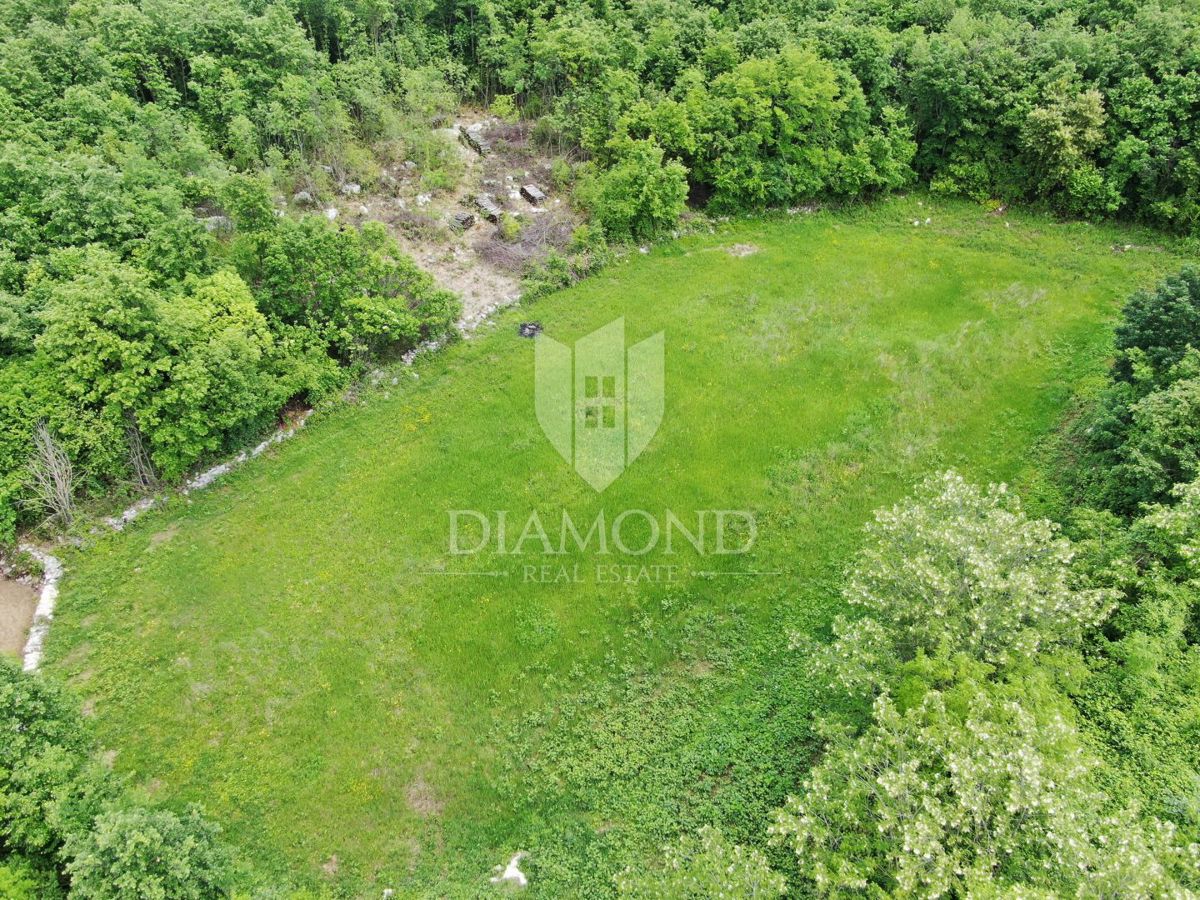 Pičan, terreno edificabile