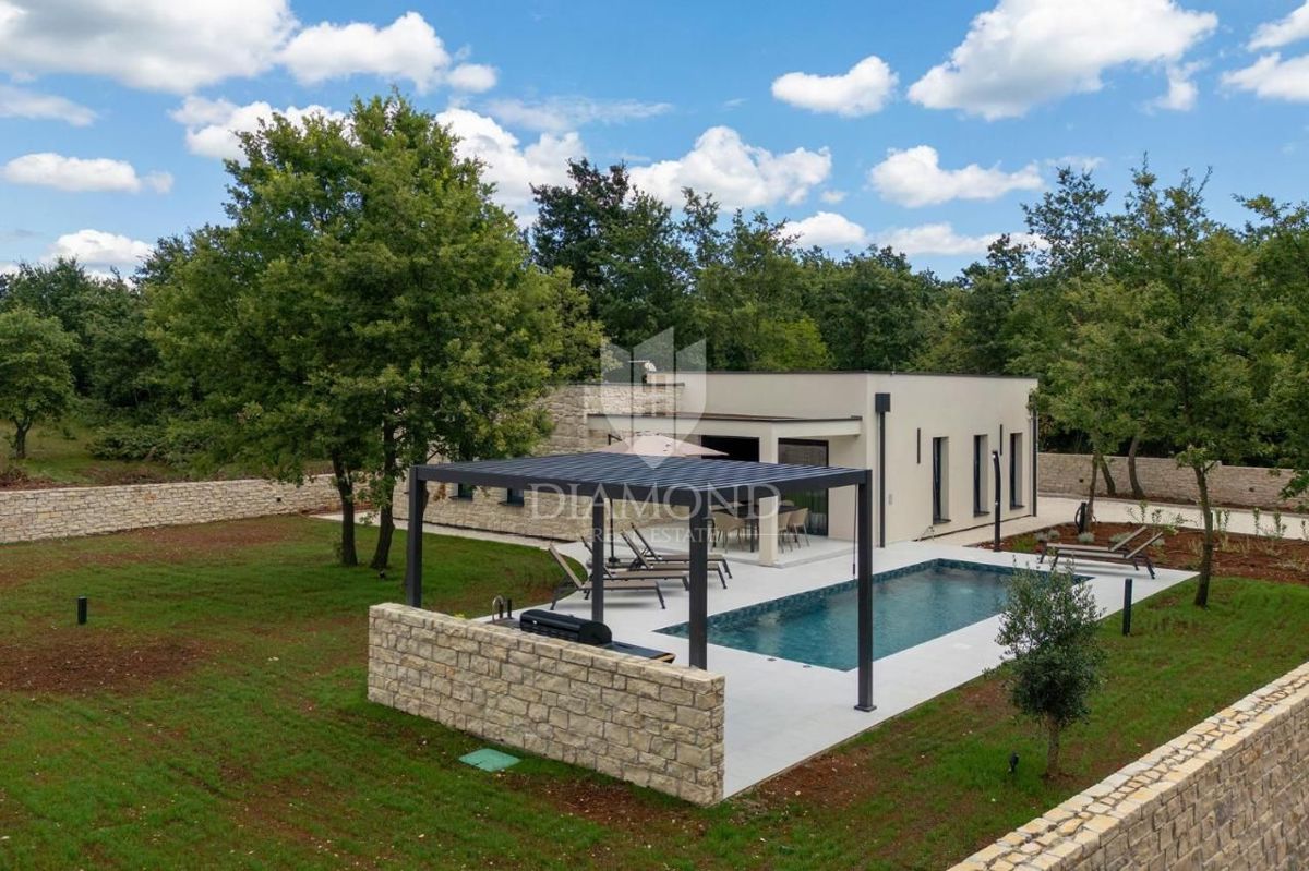 Moderna casa a un piano con piscina non lontano da Dignano