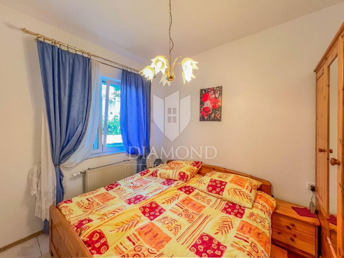 Zona di Umago, interessante casa con cortile