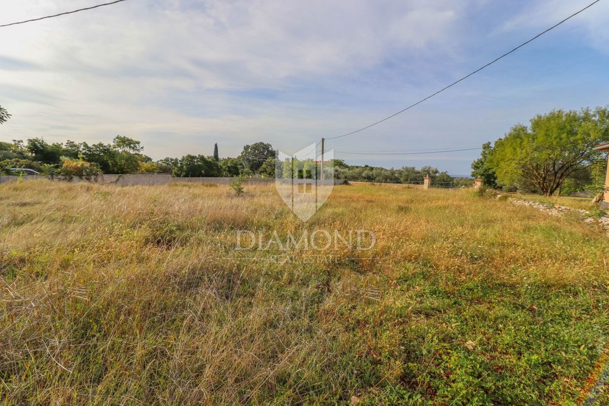 Rovigno, OCCASIONE, ottimo terreno con vista mare