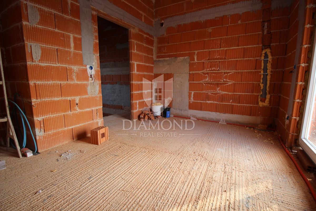 Dignano, casa Rohbau con ampio giardino