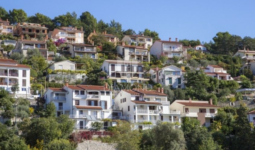 Rabac, casa in una bellissima posizione