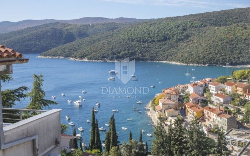 Rabac, casa in una bellissima posizione