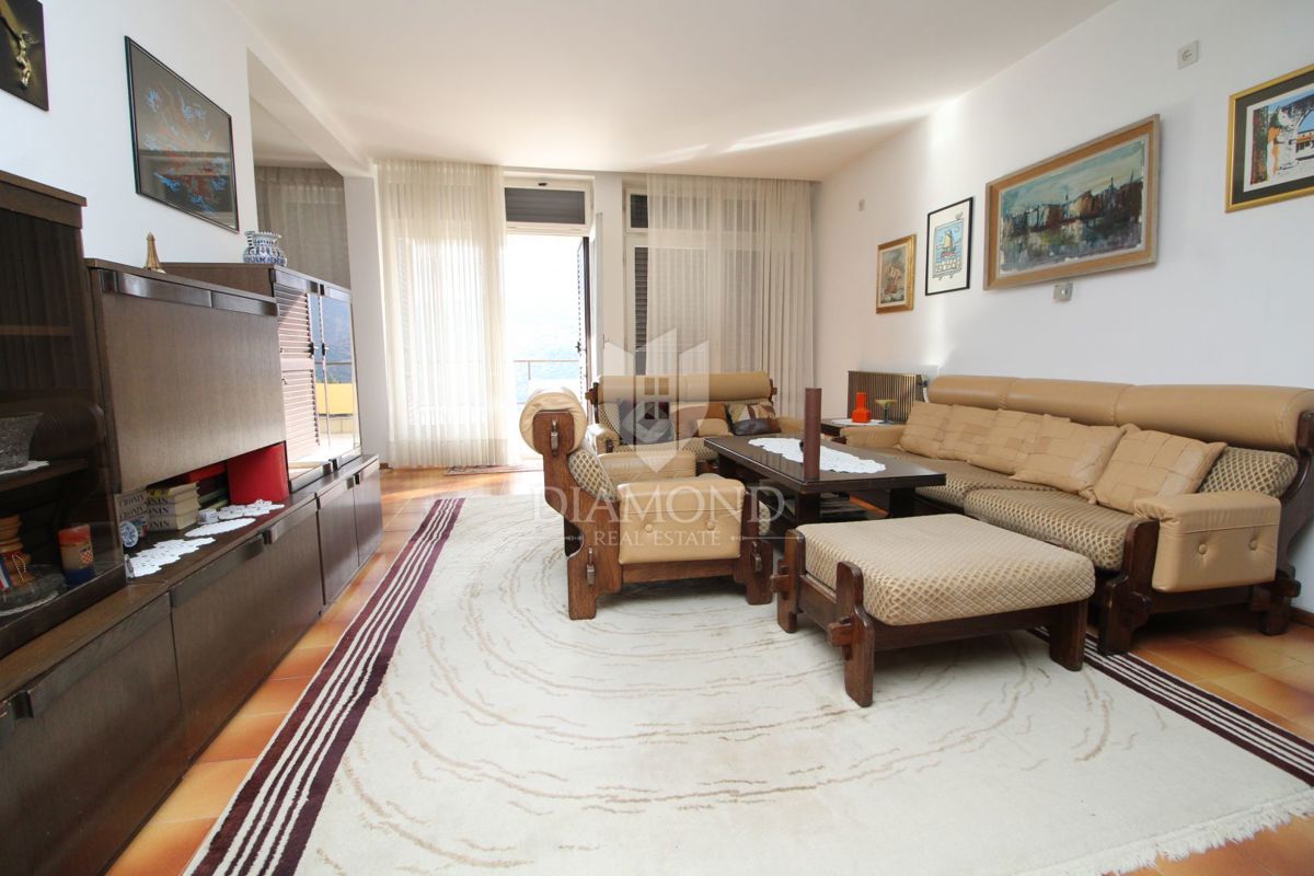 Rabac, casa in una bellissima posizione