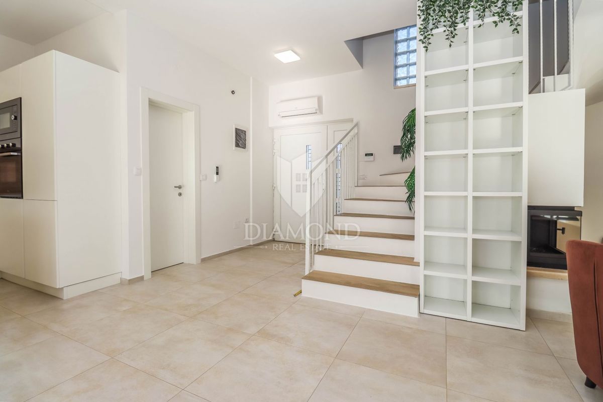 Nuova casa vacanze con piscina vicino a Fasana