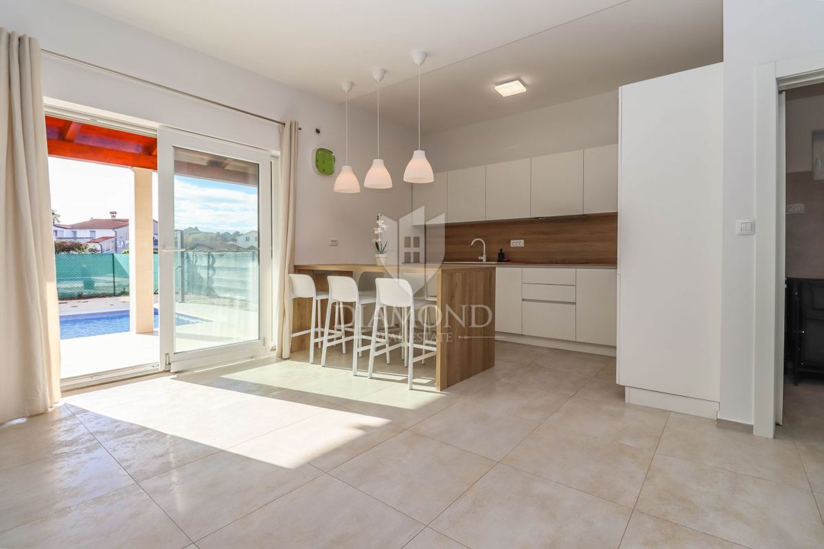 Nuova casa vacanze con piscina vicino a Fasana