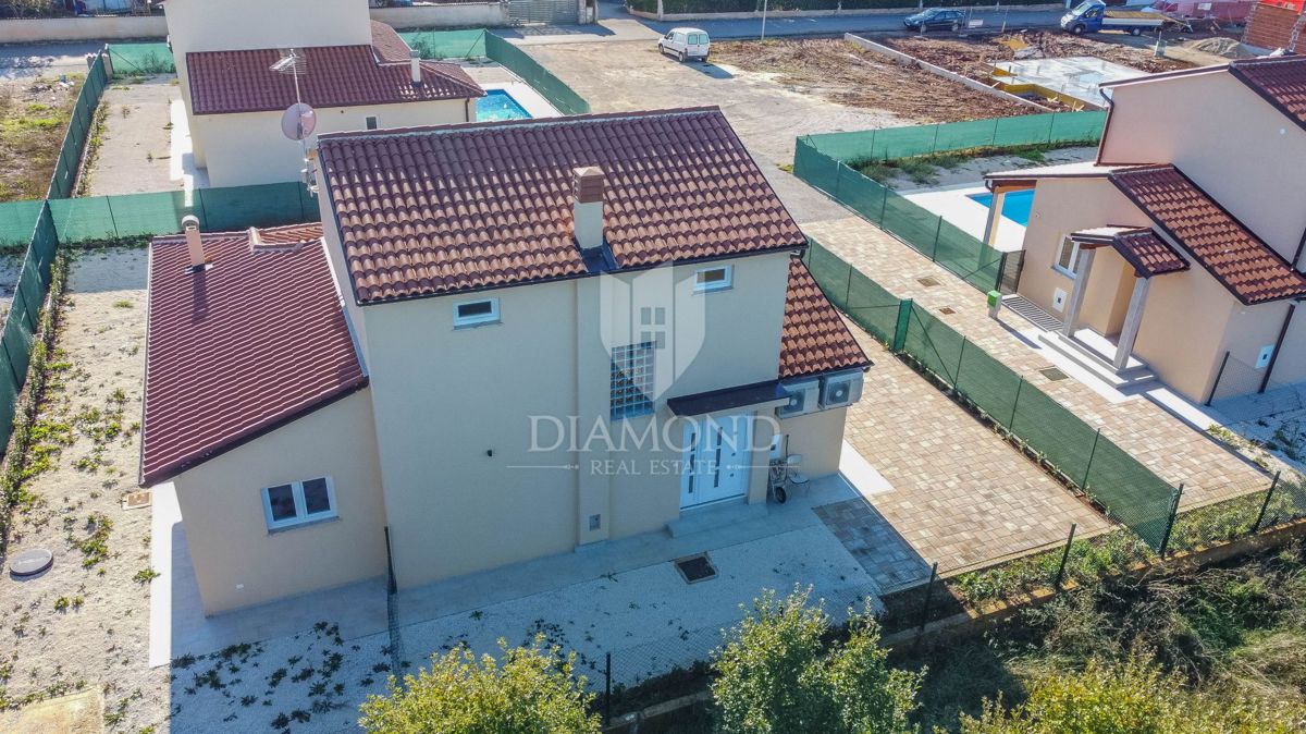 Nuova casa vacanze con piscina vicino a Fasana