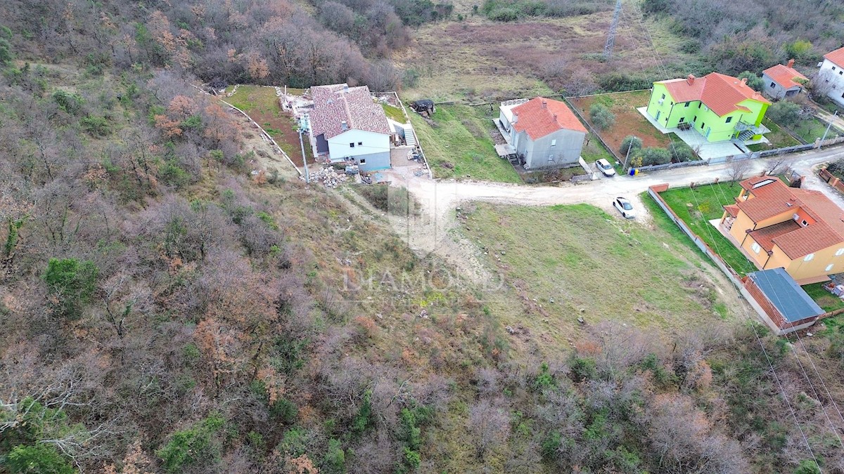 Albona, terreno edificabile in città