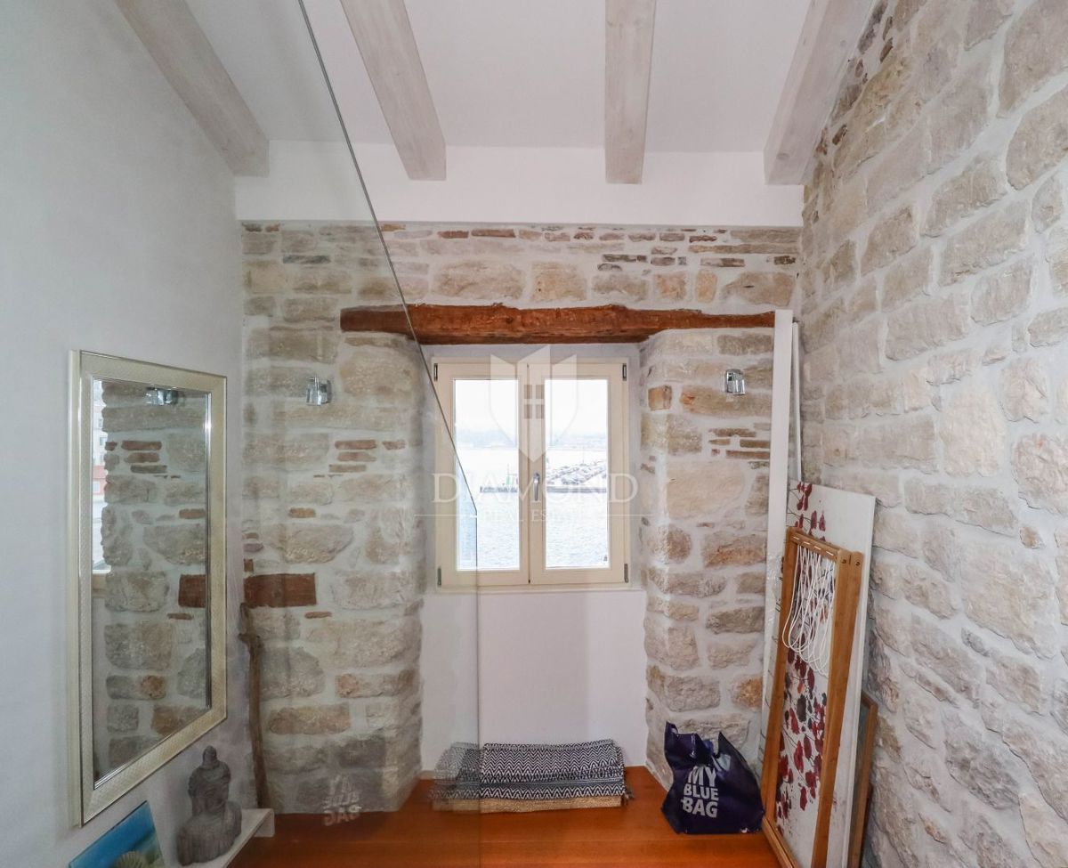 Rovigno, tre graziosi appartamenti in prima fila al mare