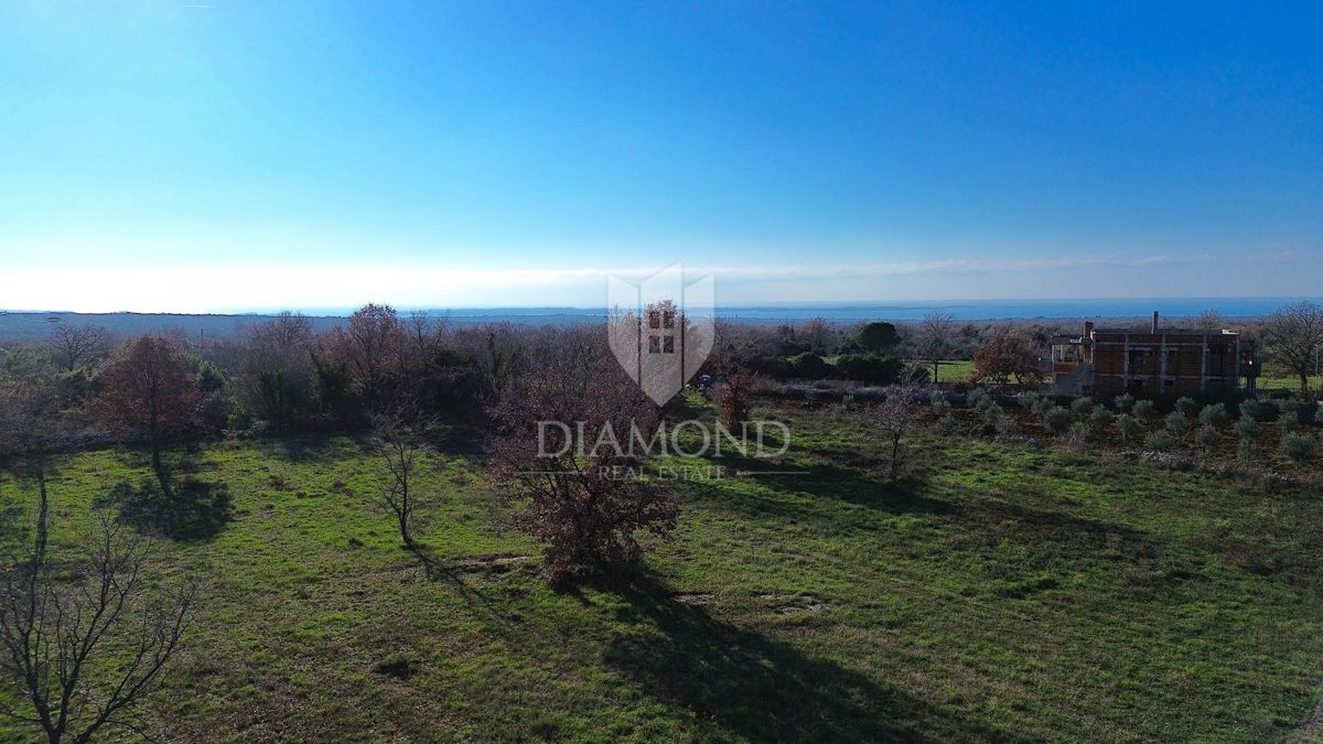 Dignano, terreno edificabile con vista mare