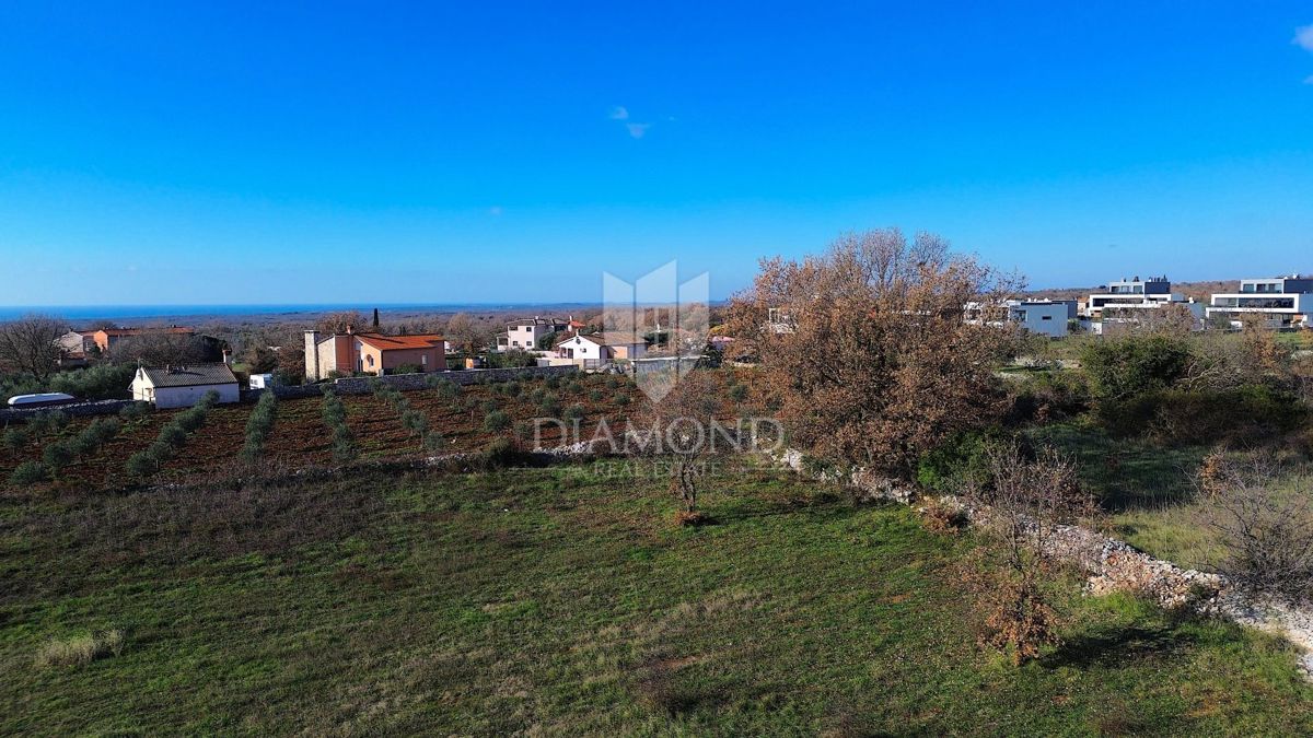 Dignano, terreno edificabile con vista mare