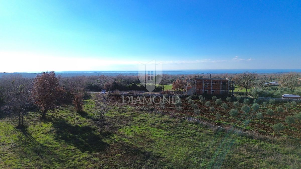 Dignano, terreno edificabile con vista mare
